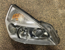 Laden Sie das Bild in den Galerie-Viewer, Frontscheinwerfer Renault Espace IV 15565400 15566000 Rechts Headlight SCH9274899471tn