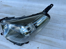 Laden Sie das Bild in den Galerie-Viewer, Frontscheinwerfer Toyota Iq 74-374-3 Links Scheinwerfer Headlight SCH9275551518ry