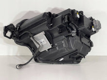 Laden Sie das Bild in den Galerie-Viewer, Frontscheinwerfer Skoda Karoq 57B941036B Rechts Scheinwerfer Headlight SCH9281931748lr