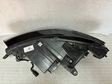 Laden Sie das Bild in den Galerie-Viewer, Frontscheinwerfer VW Passat 3J1941006 Full LED Rechts Scheinwerfer Headlight SCH9283463951iz