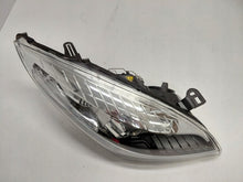 Laden Sie das Bild in den Galerie-Viewer, Frontscheinwerfer Renault Megane III 260102470R Xenon Rechts Headlight SCH9300433885ym
