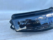 Laden Sie das Bild in den Galerie-Viewer, Frontscheinwerfer Skoda Fabia IV 6VB941015 Links Scheinwerfer Headlight SCH9307265249sq