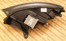 Laden Sie das Bild in den Galerie-Viewer, Frontscheinwerfer Skoda Enyaq IV 5LB941016 LED Rechts Scheinwerfer Headlight SCH9315739651aq
