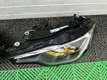Load image into Gallery viewer, Frontscheinwerfer BMW 2 G42 5A320F3-08 5A320F4-08 Ein Satz Headlight SCH9329855791jo