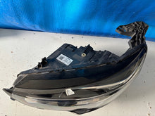 Laden Sie das Bild in den Galerie-Viewer, Frontscheinwerfer Opel Corsa F 9829465580 Links Scheinwerfer Headlight SCH9335742185cf