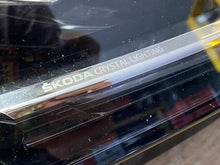 Laden Sie das Bild in den Galerie-Viewer, Frontscheinwerfer Skoda Octavia IV 5E8941016 Rechts Scheinwerfer Headlight SCH9355420904fj