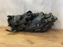 Laden Sie das Bild in den Galerie-Viewer, Frontscheinwerfer Skoda Octavia IV 5E8941016 Rechts Scheinwerfer Headlight SCH9355420904fj