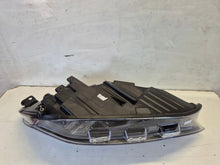 Laden Sie das Bild in den Galerie-Viewer, Frontscheinwerfer Ford Focus NX7B13E015CD Links Scheinwerfer Headlight SCH9361384038rt