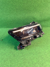 Laden Sie das Bild in den Galerie-Viewer, Frontscheinwerfer Opel Mokka 9847939680 Links Scheinwerfer Headlight SCH9366253128pi