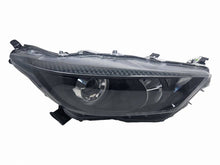 Load image into Gallery viewer, Frontscheinwerfer Toyota Yaris 0004142 Rechts Scheinwerfer Headlight SCH9376550769fs