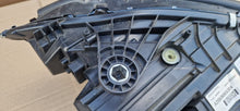 Laden Sie das Bild in den Galerie-Viewer, Frontscheinwerfer Mercedes-Benz W206 A2069065304 Links Scheinwerfer Headlight SCH9377574390gm