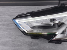 Laden Sie das Bild in den Galerie-Viewer, Frontscheinwerfer Audi A3 8V0941005E Links Scheinwerfer Headlight SCH9403938730vr