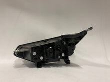 Load image into Gallery viewer, Frontscheinwerfer Ssangyong Korando 8310237201 LED Rechts Scheinwerfer Headlight SCH9409688986er