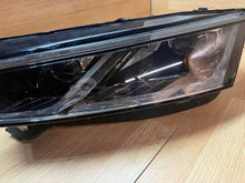 Laden Sie das Bild in den Galerie-Viewer, Frontscheinwerfer Skoda Octavia I 0301118233A Links Scheinwerfer Headlight SCH9411188865pb
