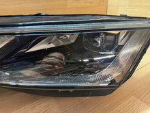 Laden Sie das Bild in den Galerie-Viewer, Frontscheinwerfer Skoda Octavia I 0301118233A Links Scheinwerfer Headlight SCH9411188865pb