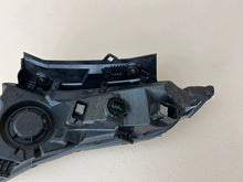 Laden Sie das Bild in den Galerie-Viewer, Frontscheinwerfer Hyundai Tucson 92208N7100 MW7141 Rechts Scheinwerfer Headlight SCH9411713438cf
