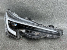 Laden Sie das Bild in den Galerie-Viewer, Frontscheinwerfer Toyota Corolla 2306211405 8111012N70 Rechts Headlight SCH9423494757dl