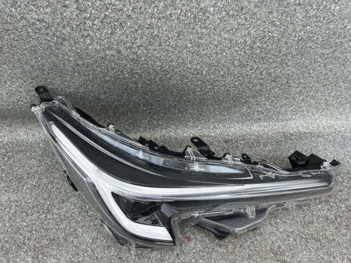 Frontscheinwerfer Toyota Corolla 2306211405 8111012N70 Rechts Headlight SCH9423494757dl