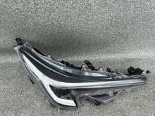 Laden Sie das Bild in den Galerie-Viewer, Frontscheinwerfer Toyota Corolla 2306211405 8111012N70 Rechts Headlight SCH9423494757dl