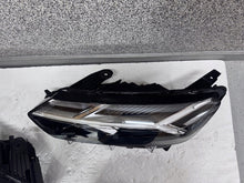 Load image into Gallery viewer, Frontscheinwerfer Dacia Sandero Jogger 260605914R 260106343R Ein Satz Headlight SCH9429137701bi