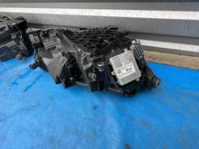 Laden Sie das Bild in den Galerie-Viewer, Frontscheinwerfer Skoda 5E4941010 5E49410095E Ein Satz Scheinwerfer Headlight SCH9434018363lg