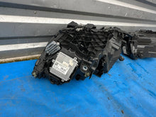 Laden Sie das Bild in den Galerie-Viewer, Frontscheinwerfer Skoda 5E4941010 5E49410095E Ein Satz Scheinwerfer Headlight SCH9434018363lg
