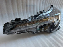 Load image into Gallery viewer, Frontscheinwerfer Toyota Corolla 90154118 Links Scheinwerfer Headlight SCH9450620667zc