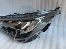 Load image into Gallery viewer, Frontscheinwerfer Toyota Corolla 90154118 Links Scheinwerfer Headlight SCH9450620667zc