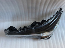 Load image into Gallery viewer, Frontscheinwerfer Toyota Corolla 90154118 Links Scheinwerfer Headlight SCH9450620667zc