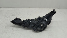 Laden Sie das Bild in den Galerie-Viewer, Frontscheinwerfer Toyota Corolla 81110-02S70 Rechts Scheinwerfer Headlight SCH9460294626vc