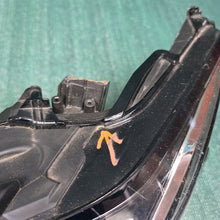 Laden Sie das Bild in den Galerie-Viewer, Frontscheinwerfer Lexus Es 81185-33K60 Links Scheinwerfer Headlight SCH9484216611du