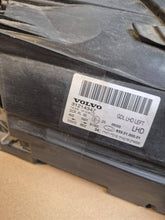Load image into Gallery viewer, Frontscheinwerfer Volvo V70 III Xc70 31214347 Links Scheinwerfer Headlight SCH9489908487ww