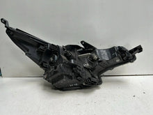Laden Sie das Bild in den Galerie-Viewer, Frontscheinwerfer Toyota Avensis 25072017 Links Scheinwerfer Headlight SCH9492218659db