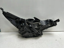 Laden Sie das Bild in den Galerie-Viewer, Frontscheinwerfer Toyota Avensis 25072017 Links Scheinwerfer Headlight SCH9492218659db