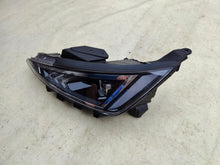 Laden Sie das Bild in den Galerie-Viewer, Frontscheinwerfer Hyundai Elantra VII 92101-F2500-2 Links Scheinwerfer Headlight SCH9493623789px