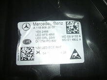 Laden Sie das Bild in den Galerie-Viewer, Frontscheinwerfer Mercedes-Benz Cla A1189062500 A1189062600 LED Ein Satz SCH9497089448lv