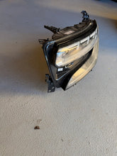 Laden Sie das Bild in den Galerie-Viewer, Frontscheinwerfer Renault 260606796R Links Scheinwerfer Headlight SCH9499921793ze