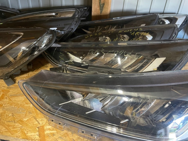 Frontscheinwerfer Ford Focus MX7B-13E014-CE LED Rechts Scheinwerfer Headlight SCH9522484028lp