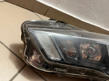 Laden Sie das Bild in den Galerie-Viewer, Frontscheinwerfer Nissan Micra I K14 26060-5FA0A LED Links Headlight SCH9523105173sg
