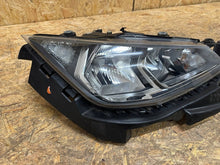 Laden Sie das Bild in den Galerie-Viewer, Frontscheinwerfer Seat Ibiza I V 6F1941006 Rechts Scheinwerfer Headlight SCH9538622301ys
