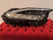 Laden Sie das Bild in den Galerie-Viewer, Frontscheinwerfer Nissan Qashqai I 100-8D02G LED Links Scheinwerfer Headlight SCH9543965484zw