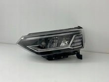 Laden Sie das Bild in den Galerie-Viewer, Frontscheinwerfer Ssangyong Korando 8310137200 Links Scheinwerfer Headlight SCH9544935039gg