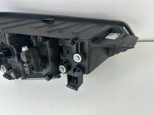 Laden Sie das Bild in den Galerie-Viewer, Frontscheinwerfer Ssangyong Korando 8310137200 Links Scheinwerfer Headlight SCH9544935039gg