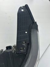 Laden Sie das Bild in den Galerie-Viewer, Frontscheinwerfer Ssangyong Korando 8310137200 Links Scheinwerfer Headlight SCH9544935039gg