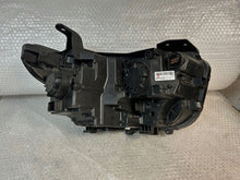 Laden Sie das Bild in den Galerie-Viewer, Frontscheinwerfer Hyundai H-1 92101-4H610 Links Scheinwerfer Headlight SCH9558610031vw