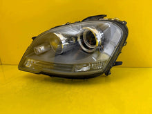 Laden Sie das Bild in den Galerie-Viewer, Frontscheinwerfer Mercedes-Benz W164 A1648205359 Xenon Links Headlight SCH9566870681ue