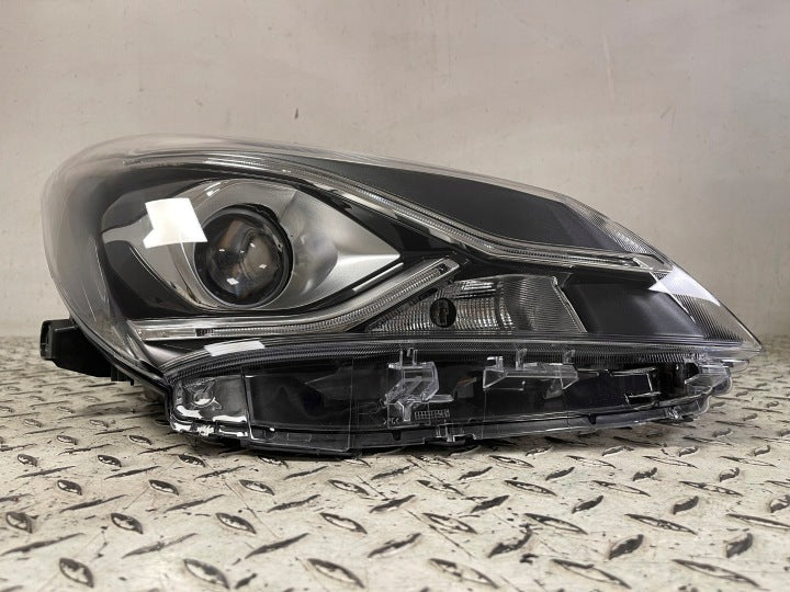 Frontscheinwerfer Toyota Yaris 81130-0DK10 Rechts Scheinwerfer Headlight SCH9577267957df