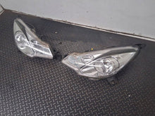 Laden Sie das Bild in den Galerie-Viewer, Frontscheinwerfer Citroën C3 II 9677033880 Ein Satz Scheinwerfer Headlight SCH9586000413gx