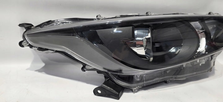 Frontscheinwerfer Toyota Yaris K0-6EU Rechts Scheinwerfer Headlight SCH9610991487uq