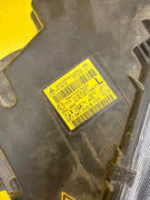 Load image into Gallery viewer, Frontscheinwerfer Skoda Octavia III 5E1941015B Xenon Links Headlight SCH9629963316gd
